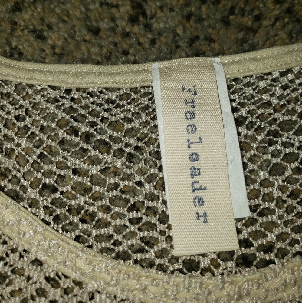 Top - Picture 2 of 4